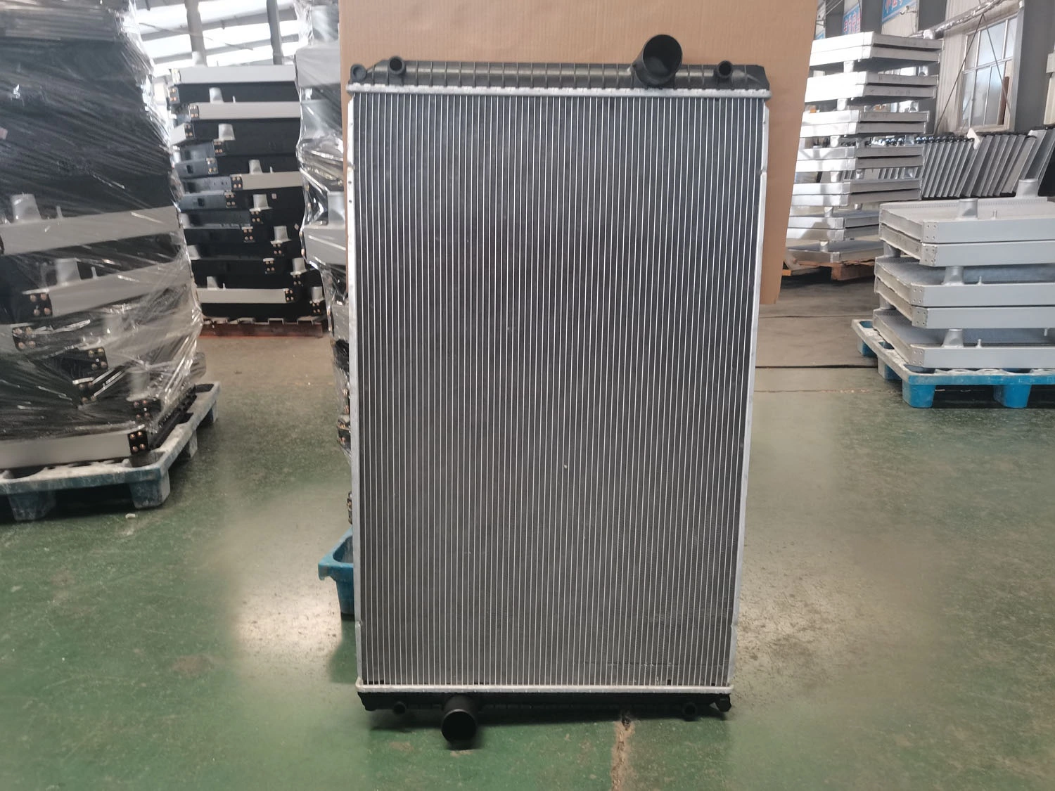 International Heavy Duty Truck Radiator 2001-3533