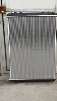 International Heavy Duty Truck Radiator 2001-3527