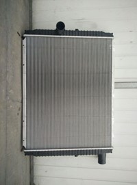 International Heavy Duty Truck Radiator 2001-3533