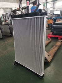 0437264S, 238686, 613RA061 2001-1774 aluminum-plastic radiator for Freightliner Business Class M2