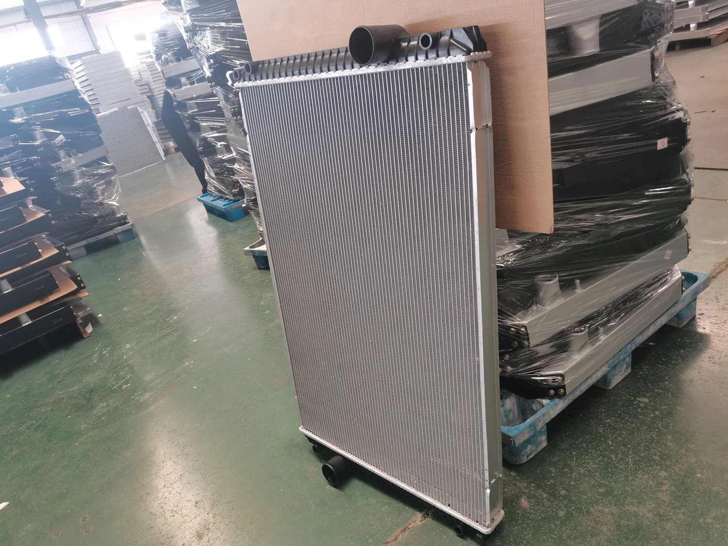 International Heavy Duty Truck Radiator 2001-3533