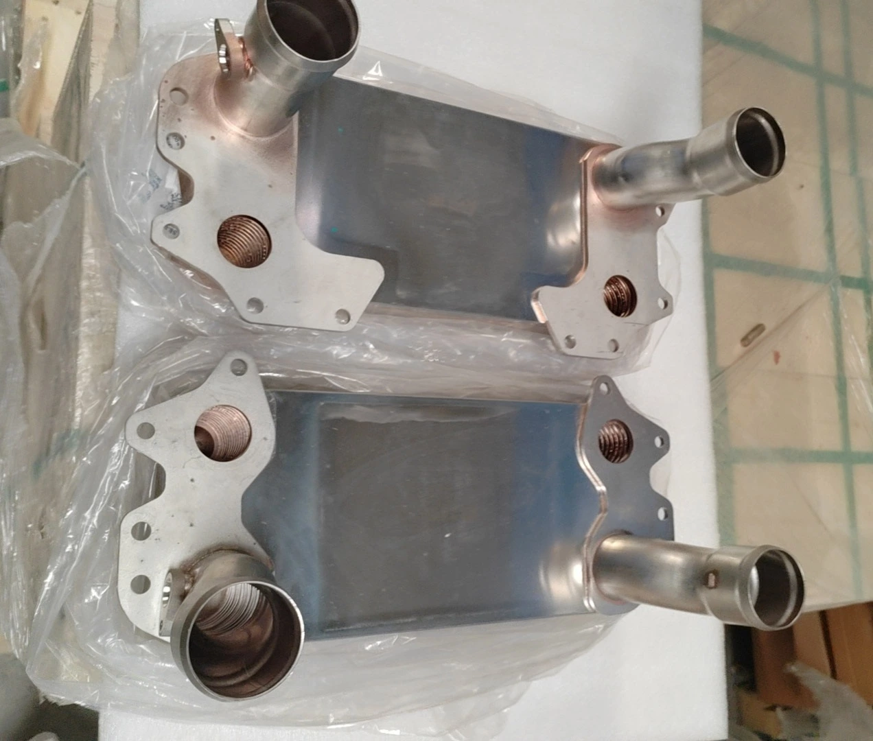 Transmission Heat Exchanger Oil Cooler 0501221844 0501221845 0501218027 for ZF Truck Spare Parts